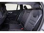 Volvo V60 B4 Essential Edition - Intellisafe Assist/Surround - LED-koplampen - Google Infotainment - Parkeersensoren v/a - Parkeercamera achter - Verwarmbare voorstoelen/achterbank - Verwarmbaar stuurwiel - 18' velgen