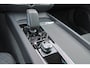 Volvo V60 B4 Essential Edition - Intellisafe Assist/Surround - LED-koplampen - Google Infotainment - Parkeersensoren v/a - Parkeercamera achter - Verwarmbare voorstoelen/achterbank - Verwarmbaar stuurwiel - 18' velgen