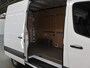 Mercedes-Benz Sprinter 317 CDI | Aut. | L2 H2 | Pro | | Navigatie | Spiegelpakket | Verwarmde Comfort Chauffeursstoel en Bijrijdersbank | Achterdeuren 270 Graden | Airco | Cruisecontrol | Dodehoekassistent | Parkeerpakket met Achteruitrijcamera | Certified |