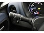 Toyota Yaris 1.5 Hybrid BI-Tone | Stoelverwarming | Cruise Control | Led Verlichting | All season banden |