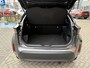 Toyota Yaris Cross 1.5 Hybrid 115 First Edition APPLE/ANDROID STOEL/STUURVERWARMING NAVI AD-CRUISE PRIVACY-GLASS 17"LM-VELGEN