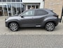 Toyota Yaris Cross 1.5 Hybrid 115 First Edition APPLE/ANDROID STOEL/STUURVERWARMING NAVI AD-CRUISE PRIVACY-GLASS 17"LM-VELGEN