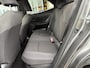 Toyota Yaris Cross 1.5 Hybrid 115 First Edition APPLE/ANDROID STOEL/STUURVERWARMING NAVI AD-CRUISE PRIVACY-GLASS 17"LM-VELGEN