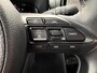 Toyota Yaris Cross 1.5 Hybrid 115 First Edition APPLE/ANDROID STOEL/STUURVERWARMING NAVI AD-CRUISE PRIVACY-GLASS 17"LM-VELGEN