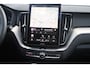 Volvo XC60 2.0 T6 Plug-in hybrid AWD Ultra Black Edition | Adaptive Cruise & Pilot Assist | Panoramadak met Schuif-/Kantelfunctie | 360-Camera | Harman Kardon Premium Audio | Draadloze Telefoonlader