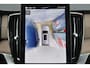Volvo XC90 T8 Recharge AWD Plus Dark - Luchtvering - Panorama/schuifdak - IntelliSafe Assist & Surround - 360º Camera - Bowers & Wilkins audio - Verwarmde voorstoelen, stuur & achterbank - Parkeersensoren voor & achter - Elektr. bedienb. voorstoelen met geheugen - Geventileerde voorstoelen - Draadloze tel. lader - Extra getint glas - Elektr. inklapbare trekhaak - 21' LMV