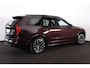 Volvo XC90 T8 Recharge AWD Plus Dark - Luchtvering - Panorama/schuifdak - IntelliSafe Assist & Surround - 360º Camera - Bowers & Wilkins audio - Verwarmde voorstoelen, stuur & achterbank - Parkeersensoren voor & achter - Elektr. bedienb. voorstoelen met geheugen - Geventileerde voorstoelen - Draadloze tel. lader - Extra getint glas - Elektr. inklapbare trekhaak - 21' LMV