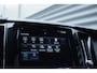 Volvo XC60 T5 Automaat R-Design | Verwarmbare voorstoelen | Parkeercamera | DAB+ | Apple Carplay/Android auto | Keyless entry | Elektrische achterklep | Sportonderstel | Navigatie | Alarm klasse 3 | BLIS