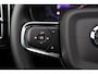 Volvo XC40 Recharge Twin Ultimate 78 kWh - Panorama/schuifdak - IntelliSafe Assist & Surround - 360 Graden Camera - Harman/Kardon audio - Verwarmde voorstoelen & stuur - Parkeersensoren voor & achter - Elektr. bedienb. voorstoelen met links geheugen - Warmtepomp - Draadloze tel. lader - Extra getint glas - 20' LMV
