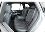 BMW X5 xDrive50e M Sport Frozen pure Grey | Skylounge | Soft Close | Achterasbesturing | 360cam | B&W Aduio | 22'' | Stoelvent. | Carbon | Luchtvering