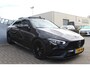 Mercedes-Benz CLA 200 Business Solution AMG Panoramadak/sfeerverlichting/Achteruitrij camera/Apple carplay/DAB/Lederen-Alcantara bekleding/Cruise control/Climate control/ 19'' lichtmetalen velgen/Navigatie