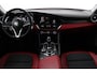 Alfa Romeo Giulia 2.0T Super | Trekhaak | Camera | Leder | Keyless | Getint Glas | 18 Inch