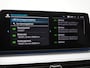 BMW 5-Serie Touring 520e Business Edition Plus | Camera | Leder | Sfeerlicht | Dodehoek | Stoelverwarming | Virtual | Carplay