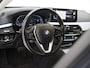 BMW 5-Serie Touring 520e Business Edition Plus | Camera | Leder | Sfeerlicht | Dodehoek | Stoelverwarming | Virtual | Carplay