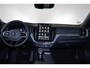 Volvo XC60 T8 Recharge AWD Ultra Black Edition - Panorama/schuifdak - IntelliSafe Assist & Surround - 360º Camera - Harman/Kardon audio - Adaptieve LED koplampen - Verwarmde voorstoelen, stuur & achterbank - Parkeersensoren voor & achter - Elektr. bedienb. voorstoelen met geheugen - Head up display - Draadloze tel. lader - Extra getint glas - Elektr. inklapbare trekhaak - 21' LMV