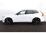 Volvo XC60 T8 Recharge AWD Ultra Black Edition - Panorama/schuifdak - IntelliSafe Assist & Surround - 360º Camera - Harman/Kardon audio - Adaptieve LED koplampen - Verwarmde voorstoelen, stuur & achterbank - Parkeersensoren voor & achter - Elektr. bedienb. voorstoelen met geheugen - Head up display - Draadloze tel. lader - Extra getint glas - Elektr. inklapbare trekhaak - 21' LMV