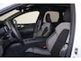 Volvo XC60 T8 Recharge AWD Ultra Black Edition - Panorama/schuifdak - IntelliSafe Assist & Surround - 360º Camera - Harman/Kardon audio - Adaptieve LED koplampen - Verwarmde voorstoelen, stuur & achterbank - Parkeersensoren voor & achter - Elektr. bedienb. voorstoelen met geheugen - Head up display - Draadloze tel. lader - Extra getint glas - Elektr. inklapbare trekhaak - 21' LMV