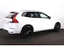 Volvo XC60 T8 Recharge AWD Ultra Black Edition - Panorama/schuifdak - IntelliSafe Assist & Surround - 360º Camera - Harman/Kardon audio - Adaptieve LED koplampen - Verwarmde voorstoelen, stuur & achterbank - Parkeersensoren voor & achter - Elektr. bedienb. voorstoelen met geheugen - Head up display - Draadloze tel. lader - Extra getint glas - Elektr. inklapbare trekhaak - 21' LMV