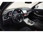 BMW 3-Serie TOURING 318d Business [ Navi Trekhaak Carplay / Android LED ]