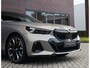 BMW 5-Serie Touring 550e xDrive | Sportstoel - Pano - Trekhaak - Bow&Wil