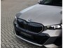 BMW 5-Serie Touring 550e xDrive | Sportstoel - Pano - Trekhaak - Bow&Wil