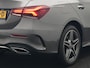 Mercedes-Benz A-klasse 250 e AMG Line PHEV 218pk Dealer O.H. | Adaptive Cruise | Multi Beam LED | Camera | Sfeerverlichting | Lederen Sportstoelen Verwarmd | Widescreen Navi | Apple Carplay | Keyless | Blis | Navigatie | DAB | Plug In Hybrid |