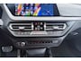 BMW 1-Serie 118i High Executive M-Sport | Trekhaak | CarPlay | Dealer Ond. | Stoelverwarming | Cruise Control |