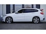BMW X1 SDrive20i M Sport Shadowline CAMERA-CLIMA-CRUISE-FULL LED-HEADUP-LEDER-NAVIGATIE-PANORAMA-STOELVERWARMING-TREKHAAK