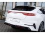 Kia ProCeed 1.5 T-GDi Aut. 160PK | GT PlusLine | Panoramadak | Navigatie incl. Apple CarPlay | Achteruitrijcamera | Stoel & Stuurwielverwarming | 18" LM Velgen |