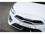 Kia ProCeed 1.5 T-GDi Aut. 160PK | GT PlusLine | Panoramadak | Navigatie incl. Apple CarPlay | Achteruitrijcamera | Stoel & Stuurwielverwarming | 18" LM Velgen |