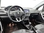 Peugeot 2008 SUV Allure 110 pk | Navigatie | Glazen Panoramadak | Achteruitrijcamera | Parkeersensoren Achter | LED Dagrijverlichting | Climate Control | Cruise Control | 16" Lichtmetalen Velgen | Apple Carplay/Android Auto |