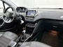 Peugeot 2008 SUV Allure 110 pk | Navigatie | Glazen Panoramadak | Achteruitrijcamera | Parkeersensoren Achter | LED Dagrijverlichting | Climate Control | Cruise Control | 16" Lichtmetalen Velgen | Apple Carplay/Android Auto |