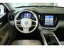 Volvo V60 B4 Core | Blond Lederen bekleding | Adaptive Cruise Control | Google Infotainment | Parkeersensoren voor + achter | Dealeronderhouden | Climate Control |