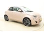 Fiat 500 3+1 La Prima 42 kWh NIEUW! | € 9.500 KORTING | Navigatie | Parkeersensoren voor en achter | Camera | Keyless | Lichtmetalen velgen