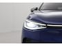 Volkswagen ID.4 First Max 77 kWh | Panoramadak | IQ.Light | Dodehoek detectie | 360 camera | AR Head-up display | DCC | 21 inch | Stoel-/stuurverwarming | Navigatie | Apple Carplay / Android Auto