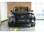Volvo XC90 T8 Plug-in hybrid AWD Ultra Dark | Panoramadak | Verwarmbare voorstoelen, stuurwiel en achterbank | Head-up display | 360 graden camera | Premium audio by Harman Kardon | Keyless | 21 inch Lichtmetalen velgen