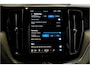 Volvo XC60 2.0 T6 AWD Recharge Long Range 293kW/399pk Aut8 Ultimate Bright LUCHTVERING + BOWERS&WILKINS + EL.TREKHAAK + PANORAMADAK + PILOT ASSIST + ADAPT.CRUISE + LANE ASSIST + STOEL&STUURVERWARMING + CAMERA + HEAD-UP + PD-GLASS + PARKSENSOREN + 20" LM-VELGEN!