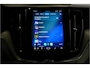 Volvo XC60 2.0 T6 AWD Recharge Long Range 293kW/399pk Aut8 Ultimate Bright LUCHTVERING + BOWERS&WILKINS + EL.TREKHAAK + PANORAMADAK + PILOT ASSIST + ADAPT.CRUISE + LANE ASSIST + STOEL&STUURVERWARMING + CAMERA + HEAD-UP + PD-GLASS + PARKSENSOREN + 20" LM-VELGEN!