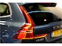Volvo XC60 2.0 T6 AWD Recharge Long Range 293kW/399pk Aut8 Ultimate Bright LUCHTVERING + BOWERS&WILKINS + EL.TREKHAAK + PANORAMADAK + PILOT ASSIST + ADAPT.CRUISE + LANE ASSIST + STOEL&STUURVERWARMING + CAMERA + HEAD-UP + PD-GLASS + PARKSENSOREN + 20" LM-VELGEN!
