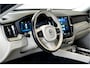 Volvo XC60 2.0 T6 AWD Recharge Long Range 293kW/399pk Aut8 Ultimate Bright LUCHTVERING + BOWERS&WILKINS + EL.TREKHAAK + PANORAMADAK + PILOT ASSIST + ADAPT.CRUISE + LANE ASSIST + STOEL&STUURVERWARMING + CAMERA + HEAD-UP + PD-GLASS + PARKSENSOREN + 20" LM-VELGEN!