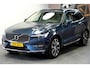 Volvo XC60 2.0 T6 AWD Recharge Long Range 293kW/399pk Aut8 Ultimate Bright LUCHTVERING + BOWERS&WILKINS + EL.TREKHAAK + PANORAMADAK + PILOT ASSIST + ADAPT.CRUISE + LANE ASSIST + STOEL&STUURVERWARMING + CAMERA + HEAD-UP + PD-GLASS + PARKSENSOREN + 20" LM-VELGEN!
