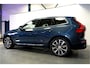 Volvo XC60 2.0 T6 AWD Recharge Long Range 293kW/399pk Aut8 Ultimate Bright LUCHTVERING + BOWERS&WILKINS + EL.TREKHAAK + PANORAMADAK + PILOT ASSIST + ADAPT.CRUISE + LANE ASSIST + STOEL&STUURVERWARMING + CAMERA + HEAD-UP + PD-GLASS + PARKSENSOREN + 20" LM-VELGEN!