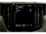 Volvo XC60 2.0 T6 AWD Recharge Long Range 293kW/399pk Aut8 Ultimate Bright LUCHTVERING + BOWERS&WILKINS + EL.TREKHAAK + PANORAMADAK + PILOT ASSIST + ADAPT.CRUISE + LANE ASSIST + STOEL&STUURVERWARMING + CAMERA + HEAD-UP + PD-GLASS + PARKSENSOREN + 20" LM-VELGEN!