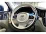 Volvo XC60 2.0 T6 AWD Recharge Long Range 293kW/399pk Aut8 Ultimate Bright LUCHTVERING + BOWERS&WILKINS + EL.TREKHAAK + PANORAMADAK + PILOT ASSIST + ADAPT.CRUISE + LANE ASSIST + STOEL&STUURVERWARMING + CAMERA + HEAD-UP + PD-GLASS + PARKSENSOREN + 20" LM-VELGEN!