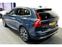 Volvo XC60 2.0 T6 AWD Recharge Long Range 293kW/399pk Aut8 Ultimate Bright LUCHTVERING + BOWERS&WILKINS + EL.TREKHAAK + PANORAMADAK + PILOT ASSIST + ADAPT.CRUISE + LANE ASSIST + STOEL&STUURVERWARMING + CAMERA + HEAD-UP + PD-GLASS + PARKSENSOREN + 20" LM-VELGEN!