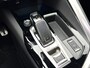 Peugeot 3008 *** 130 Pk *** GT *** Automaat *** KBZ-67-D Black Pack * Open Schuifdak * Stoelverwarming * Keyless Entry & Start * Parkeer Camera voor- en achterzijde * Elektrisch bedienbare Achterklep * L.M. Velgen * Alcantara Interieur * Vingerhoets; Vierde Generatie Eersteklas Service. Al meer dan 100 jaar een begrip in de Brabantse Kempen.