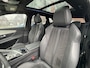 Peugeot 3008 *** 130 Pk *** GT *** Automaat *** KBZ-67-D Black Pack * Open Schuifdak * Stoelverwarming * Keyless Entry & Start * Parkeer Camera voor- en achterzijde * Elektrisch bedienbare Achterklep * L.M. Velgen * Alcantara Interieur * Vingerhoets; Vierde Generatie Eersteklas Service. Al meer dan 100 jaar een begrip in de Brabantse Kempen.
