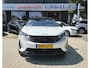 Peugeot 3008 *** 130 Pk *** GT *** Automaat *** KBZ-67-D Black Pack * Open Schuifdak * Stoelverwarming * Keyless Entry & Start * Parkeer Camera voor- en achterzijde * Elektrisch bedienbare Achterklep * L.M. Velgen * Alcantara Interieur * Vingerhoets; Vierde Generatie Eersteklas Service. Al meer dan 100 jaar een begrip in de Brabantse Kempen.