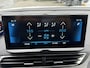 Peugeot 3008 *** 130 Pk *** GT *** Automaat *** KBZ-67-D Black Pack * Open Schuifdak * Stoelverwarming * Keyless Entry & Start * Parkeer Camera voor- en achterzijde * Elektrisch bedienbare Achterklep * L.M. Velgen * Alcantara Interieur * Vingerhoets; Vierde Generatie Eersteklas Service. Al meer dan 100 jaar een begrip in de Brabantse Kempen.
