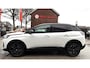 Peugeot 3008 *** 130 Pk *** GT *** Automaat *** KBZ-67-D Black Pack * Open Schuifdak * Stoelverwarming * Keyless Entry & Start * Parkeer Camera voor- en achterzijde * Elektrisch bedienbare Achterklep * L.M. Velgen * Alcantara Interieur * Vingerhoets; Vierde Generatie Eersteklas Service. Al meer dan 100 jaar een begrip in de Brabantse Kempen.